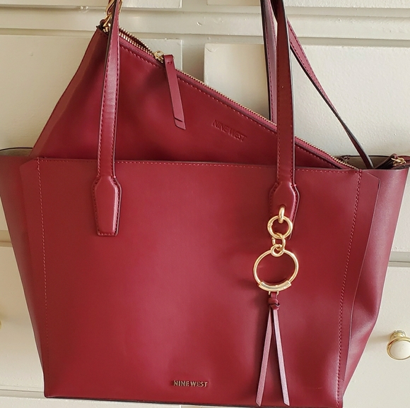 Handbag - Picture 1 of 2